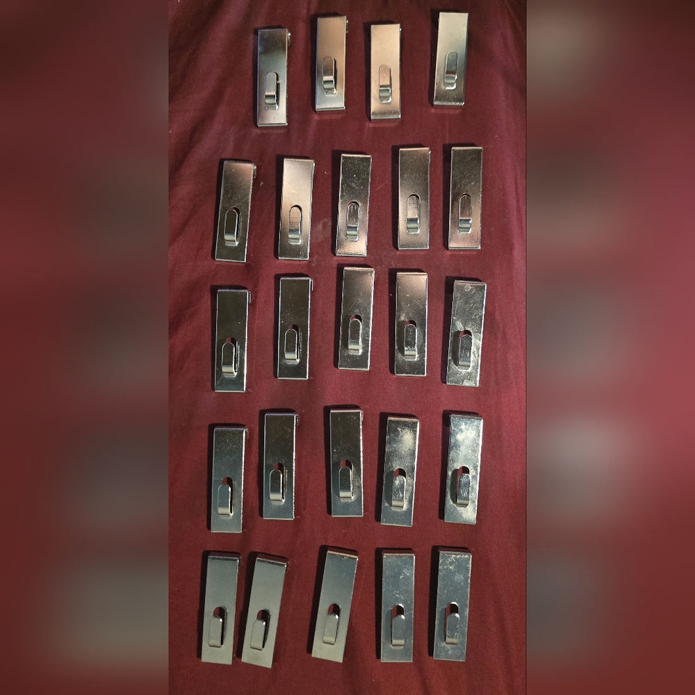 Grid Wall Hanging Clips